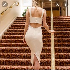 BRIDES TO BE 💕 Floravere Ivory Crepe Slim Sheath Dress